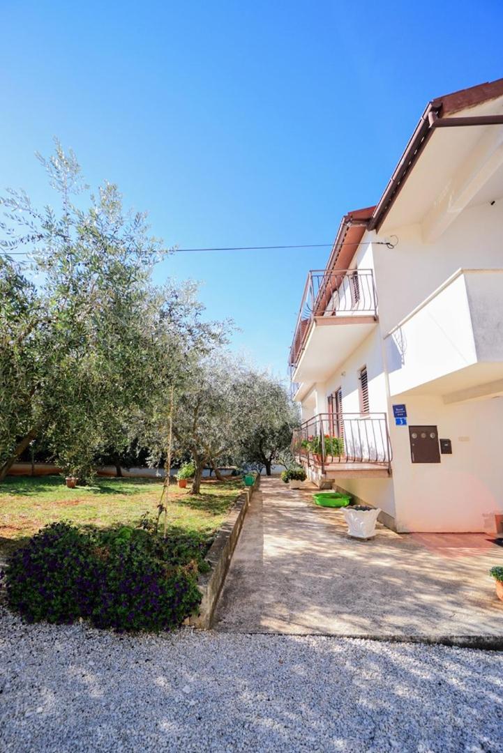 Apartment Daniela Савудрия Экстерьер фото