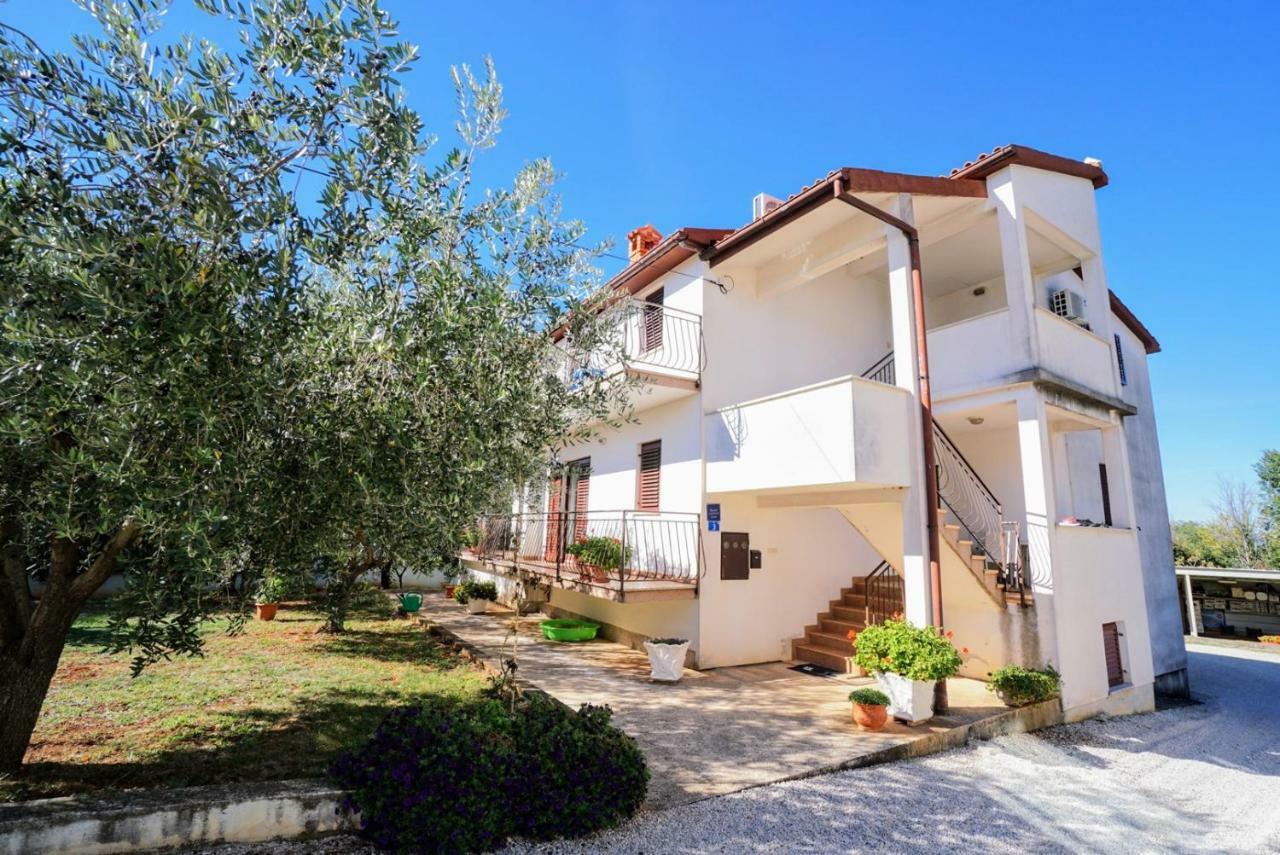 Apartment Daniela Савудрия Экстерьер фото