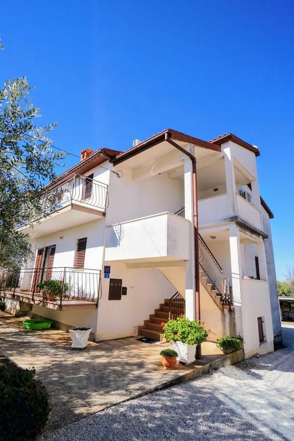Apartment Daniela Савудрия Экстерьер фото