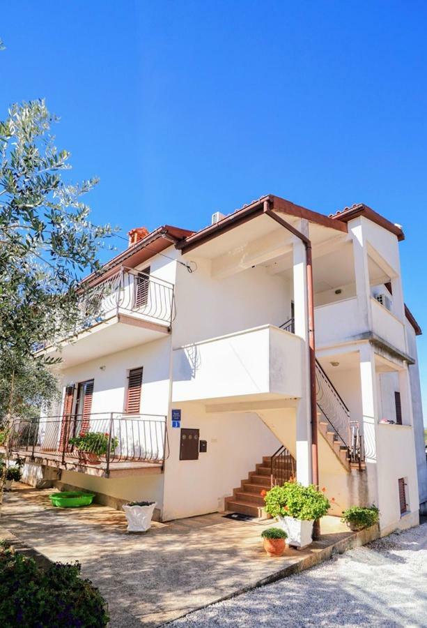 Apartment Daniela Савудрия Экстерьер фото